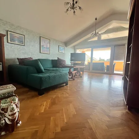 Elza Apartament